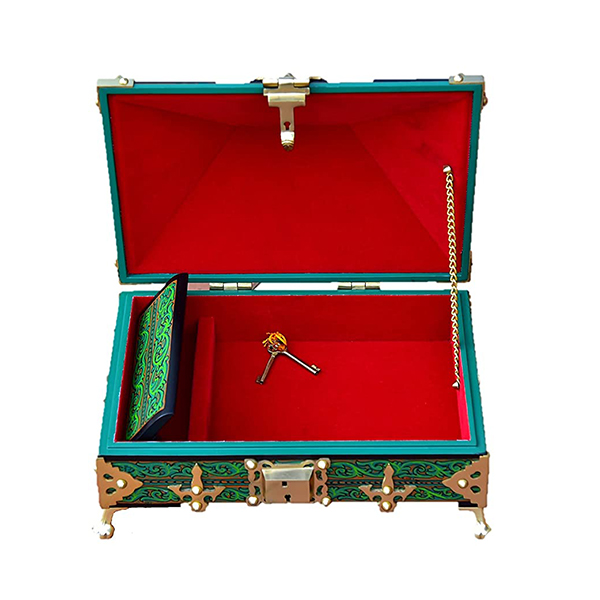 natural and artistic